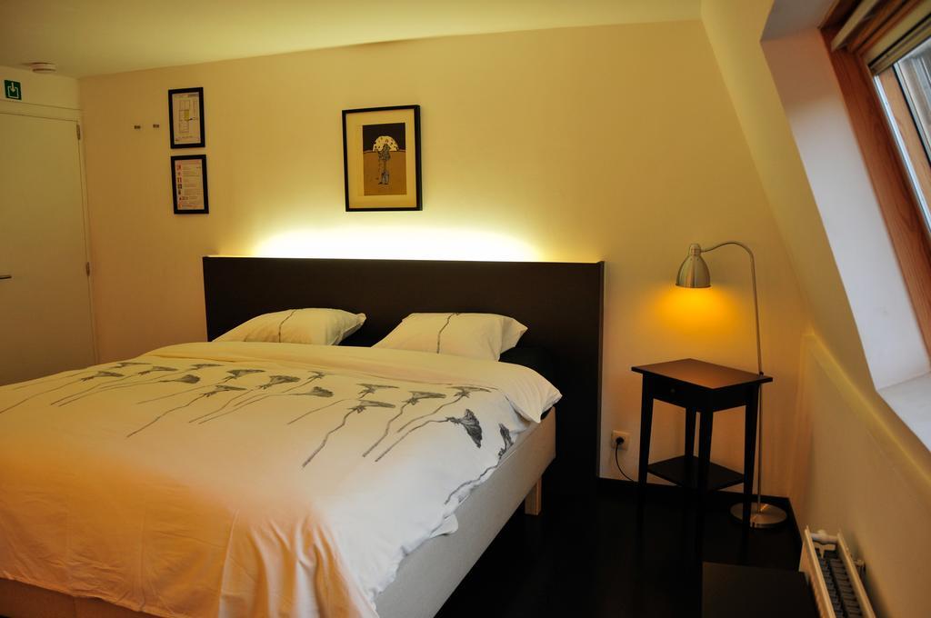 Logies Zen Aan Zee Bed & Breakfast Oostende Phòng bức ảnh