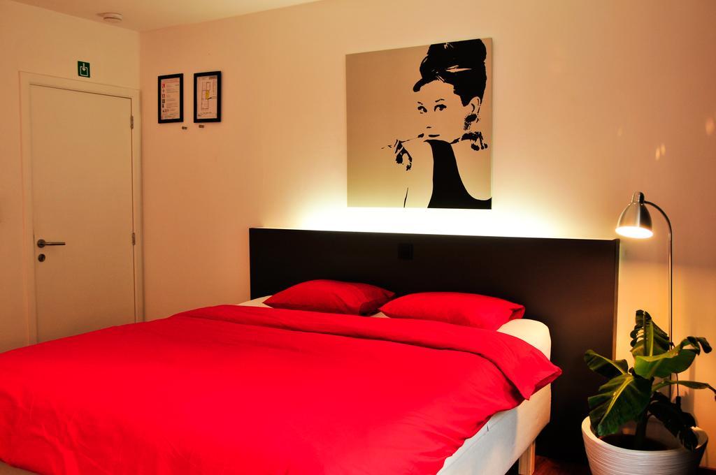 Logies Zen Aan Zee Bed & Breakfast Oostende Phòng bức ảnh